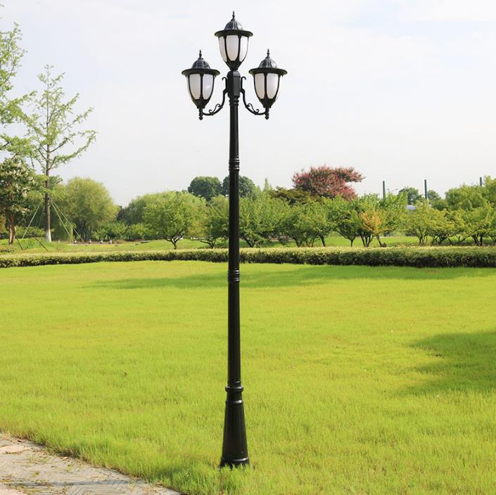 Classic Latern Post Lamp Kasutatud Street Light Poles with Fixtures